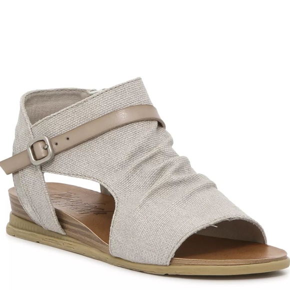 Blowfish Malibu Blitz Sandal Beige Size 11 Like New - Picture 1 of 4